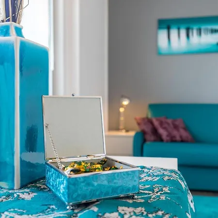 Skyline Apartment *